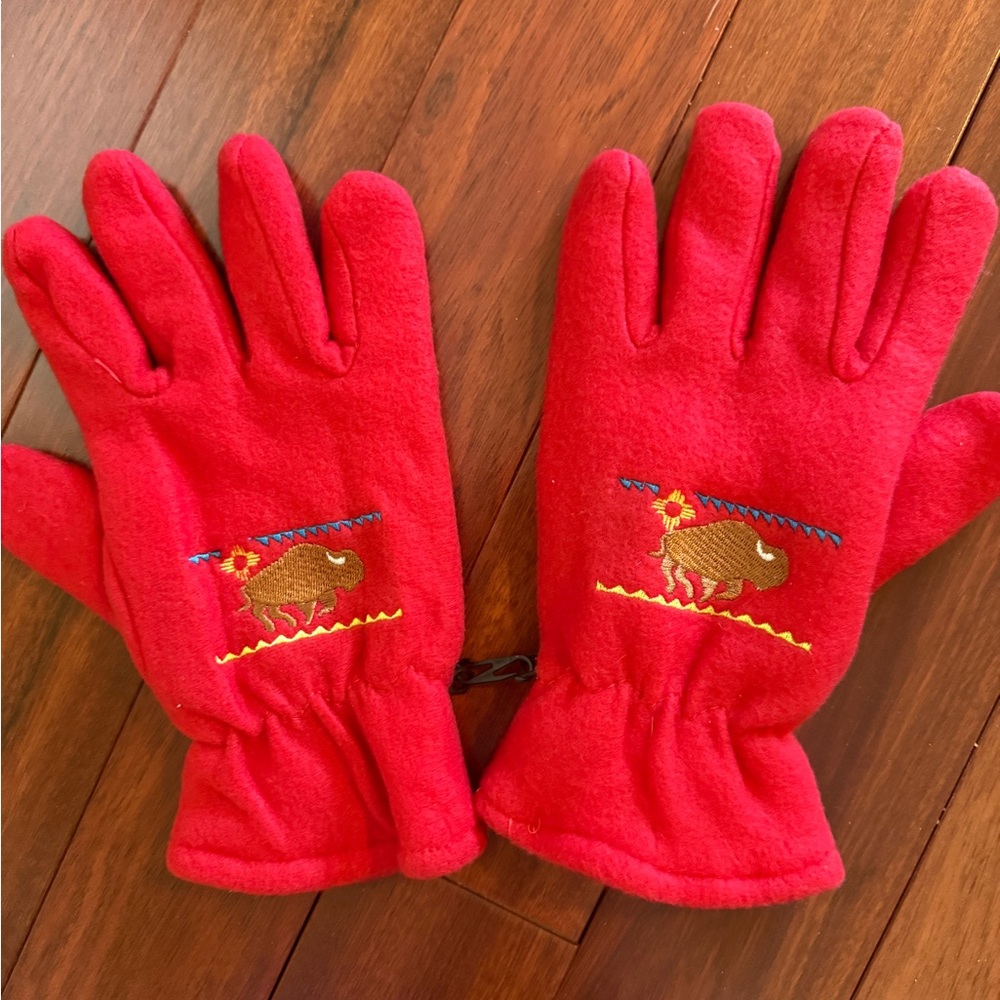 Gloves New Red Bison Buffalo Embroidered Polyester Womens Large Men Small  Cozy